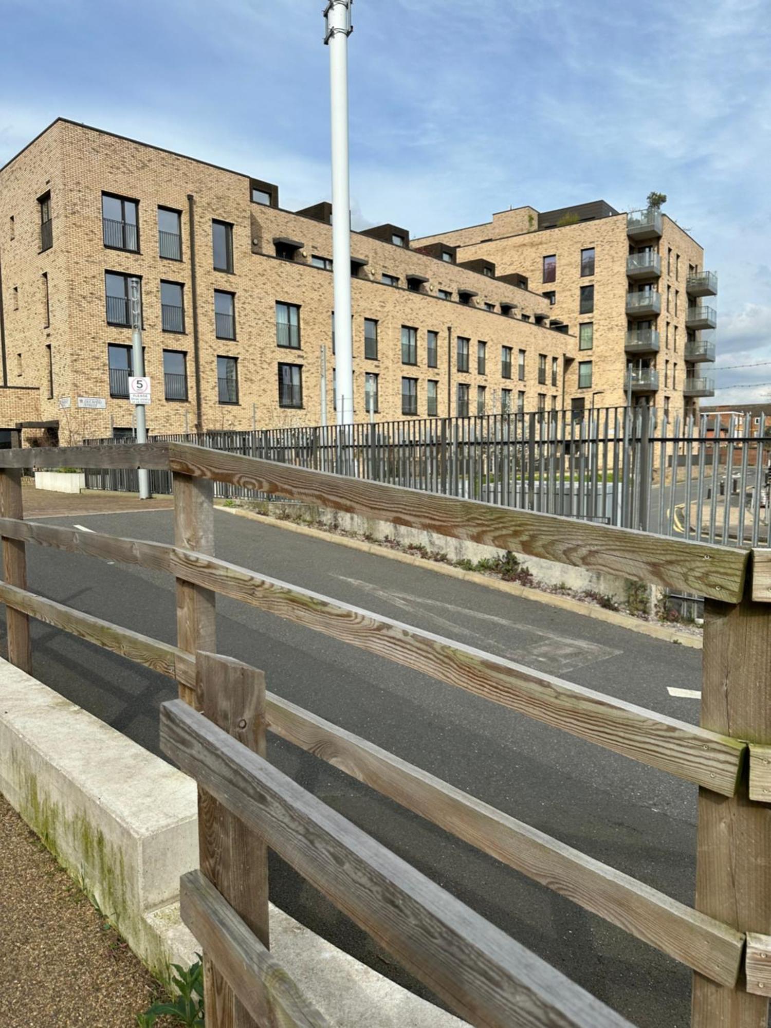 Luxury 3 Bedroom Flat In Stratford, Londra Dış mekan fotoğraf